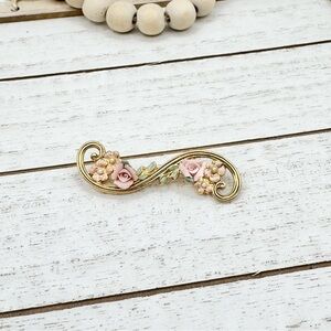 Vintage 1928 Gold Plated Floral Etched Brooch Bisque Roses Bar Lapel Pin